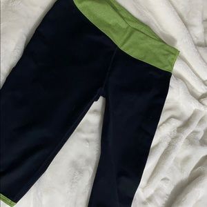 Fabletics crop leggings                         B2